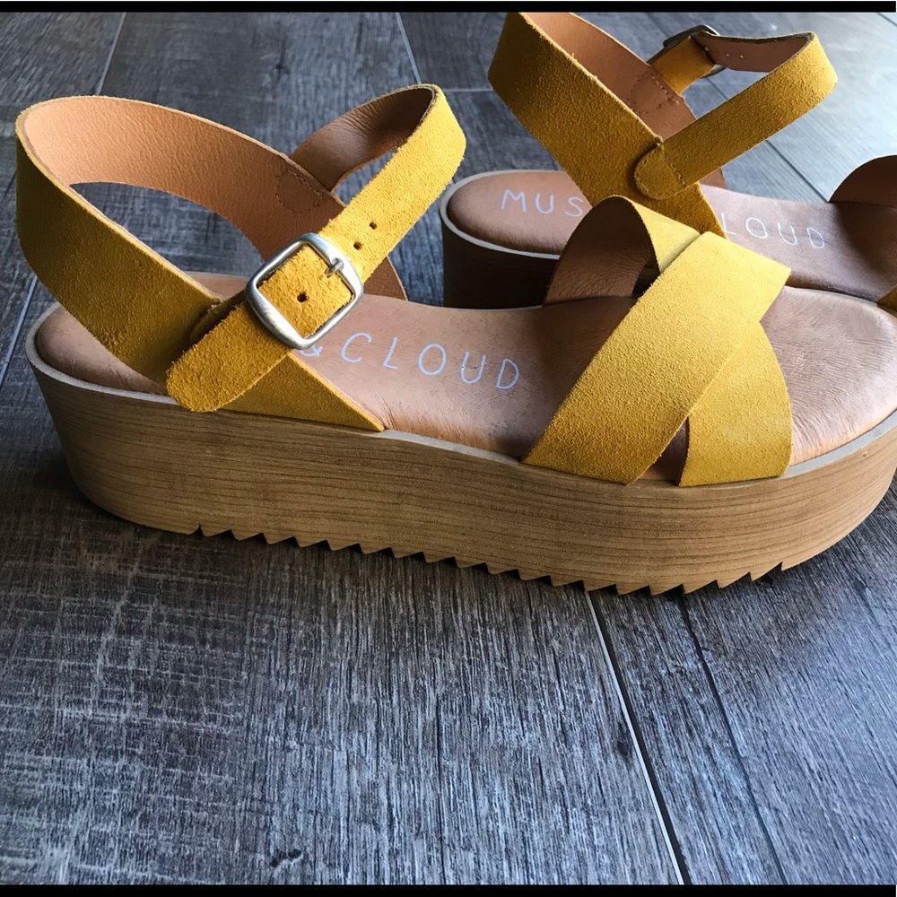 Musse and Cloud suede platforms